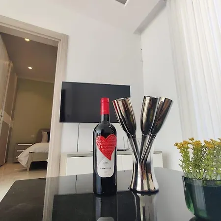 Cozy Penthouse In Malta アパート